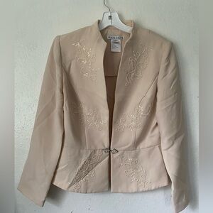 Vintage plaza south cute 😍 blazer
Size 8